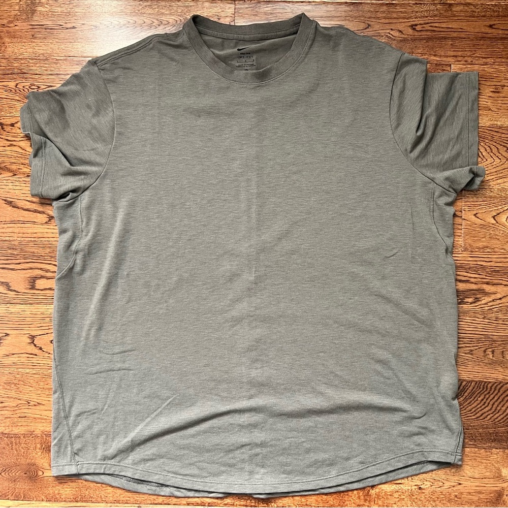 Nike One Relaxed Short Sleeve Top - L